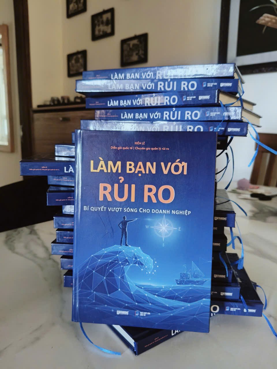 Sách Làm Bạn Với Rủi Ro - bản in thật